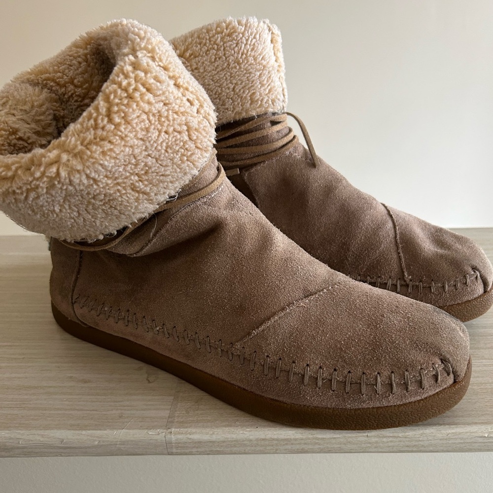 Tom’s suede boots